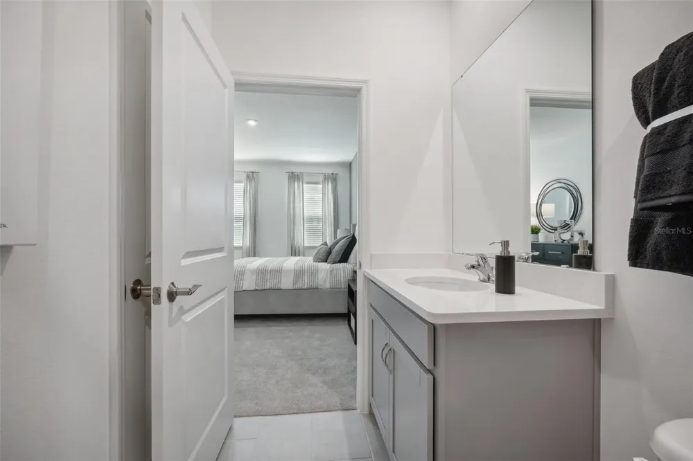 1092 CLAY BOULEVARD Tavares, FL 32778