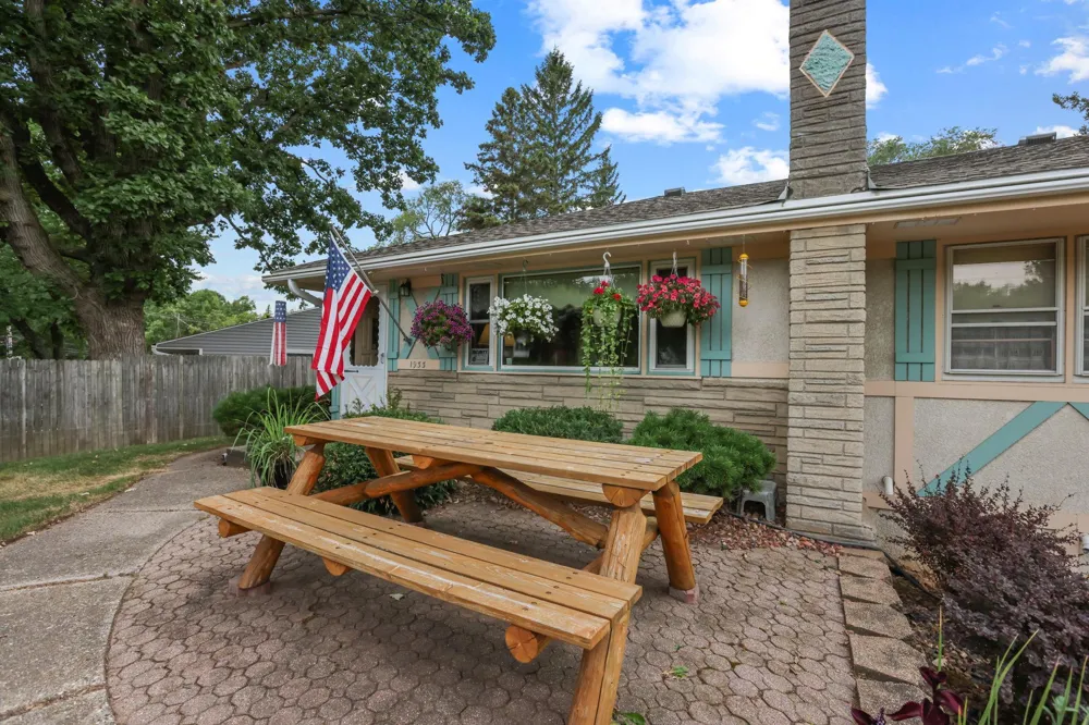 1933 Flandrau Street Maplewood, MN 55109