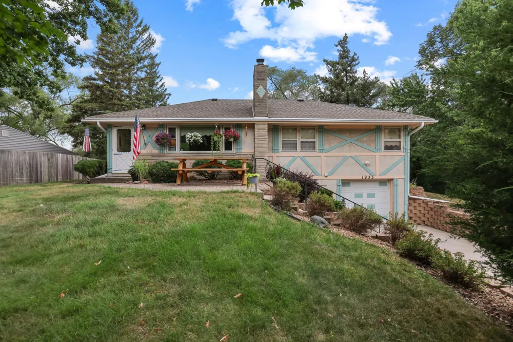 1933 Flandrau Street Maplewood, MN 55109