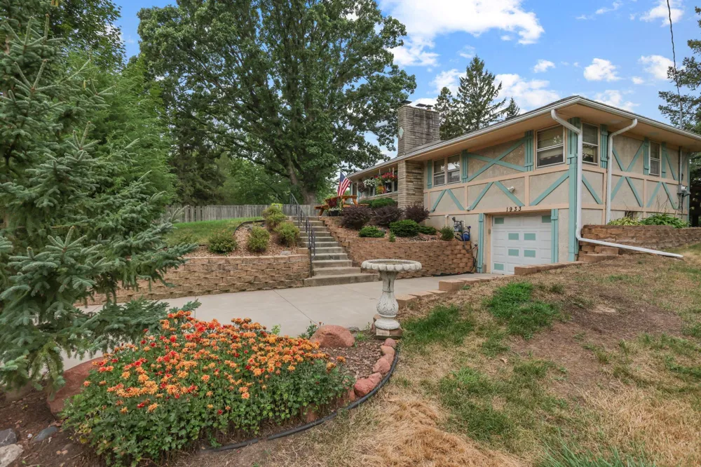 1933 Flandrau Street Maplewood, MN 55109