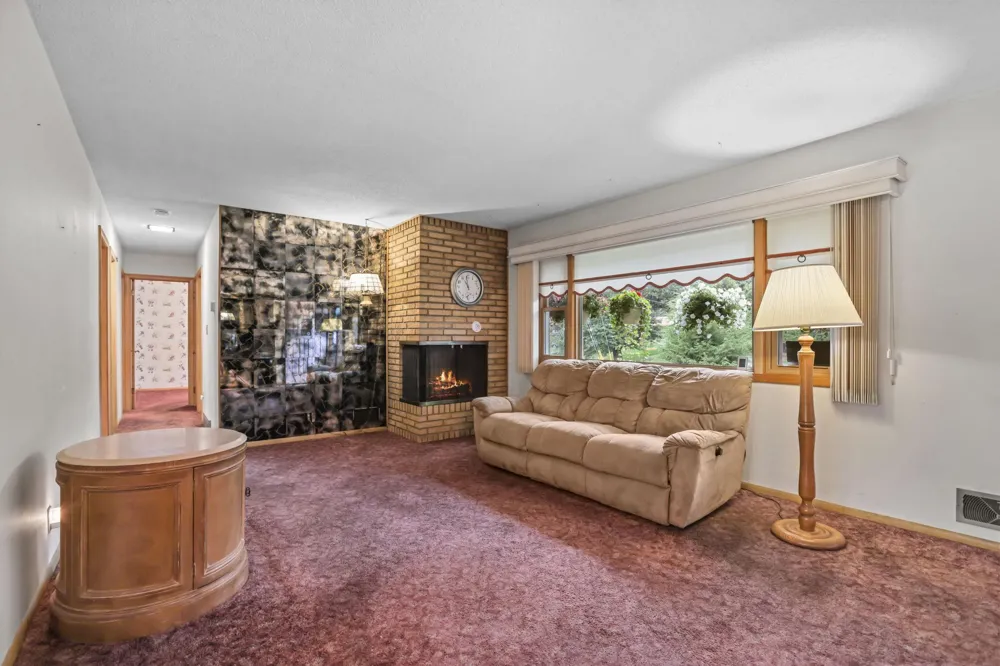 1933 Flandrau Street Maplewood, MN 55109