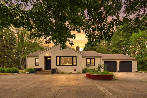 11398 Wonderland Park Circle
