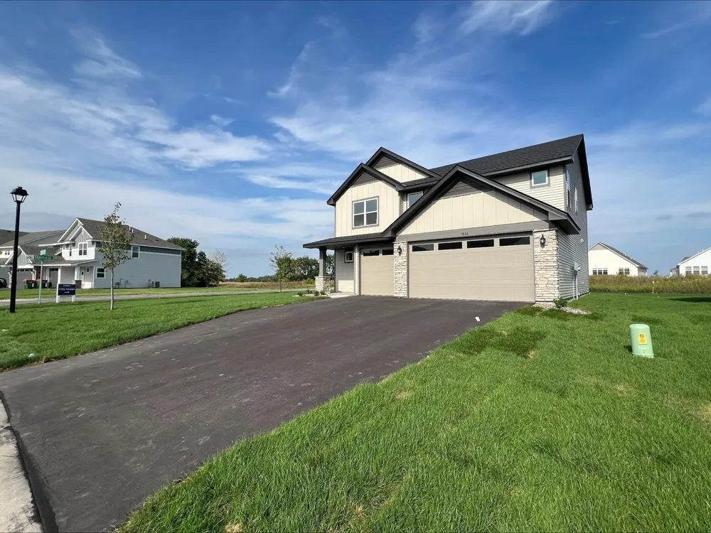 7636 Lotus Lane Lino Lakes, MN 55014