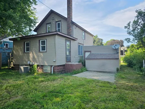706 E 3rd Street