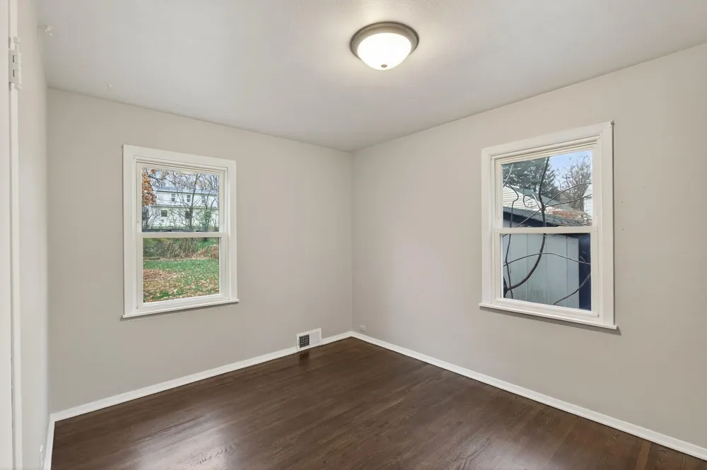 2057 Giesmann Street Roseville, MN 55113