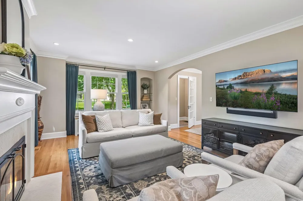 4517 Wooddale Avenue Edina, MN 55424