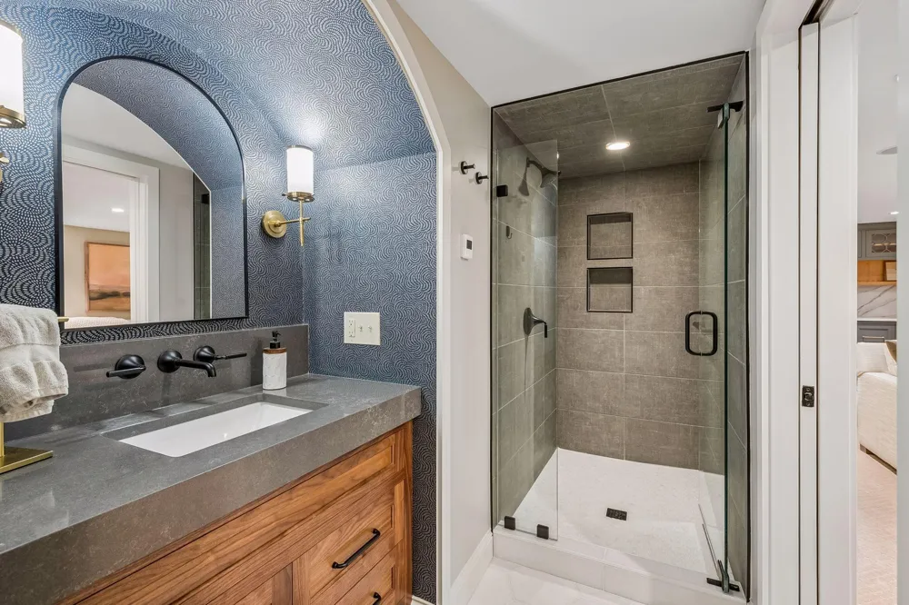 4517 Wooddale Avenue Edina, MN 55424