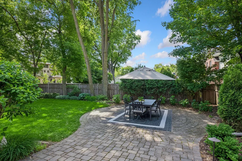 4517 Wooddale Avenue Edina, MN 55424
