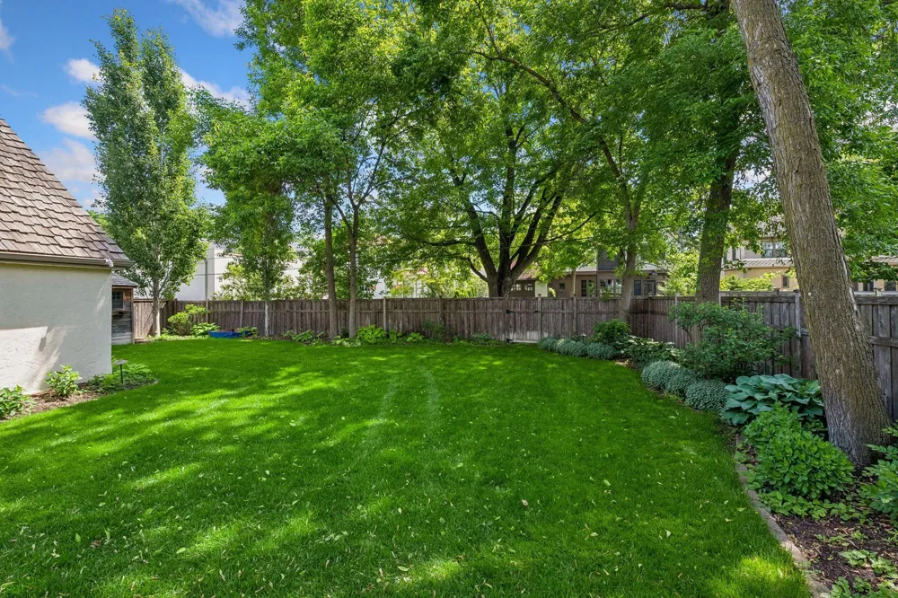 4517 Wooddale Avenue Edina, MN 55424