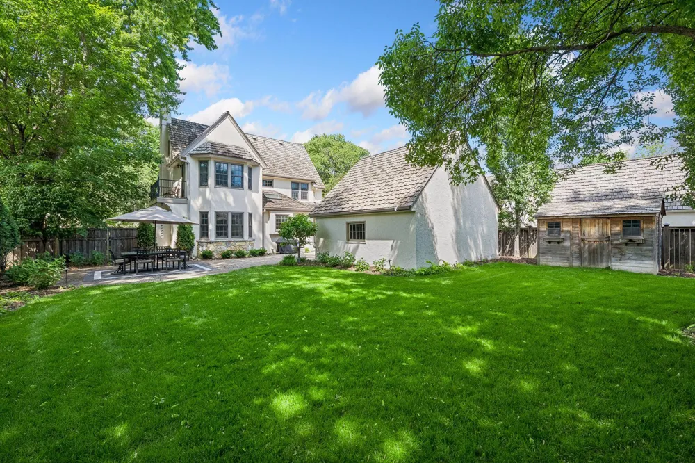 4517 Wooddale Avenue Edina, MN 55424
