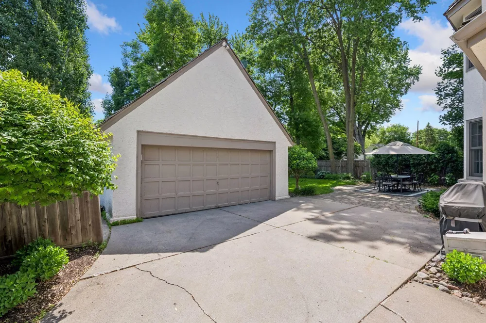 4517 Wooddale Avenue Edina, MN 55424