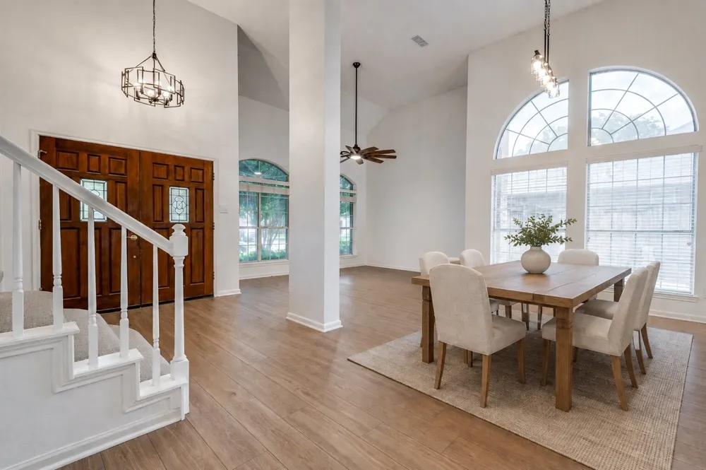 562 Mercer Street Grand Prairie, TX 75052