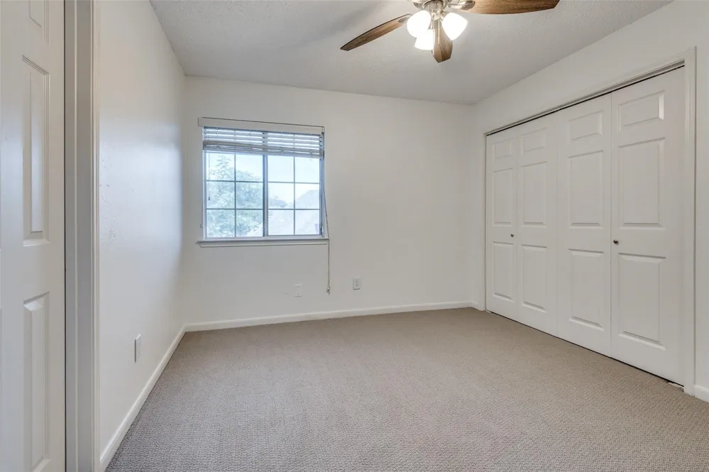 562 Mercer Street Grand Prairie, TX 75052