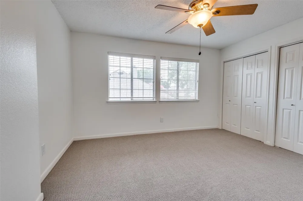562 Mercer Street Grand Prairie, TX 75052