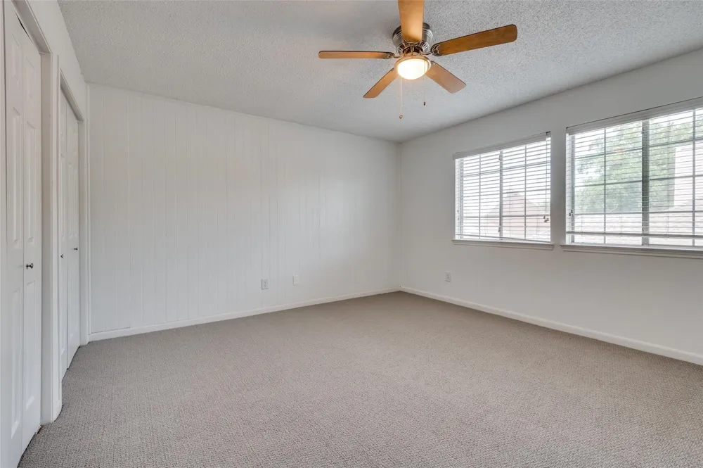 562 Mercer Street Grand Prairie, TX 75052