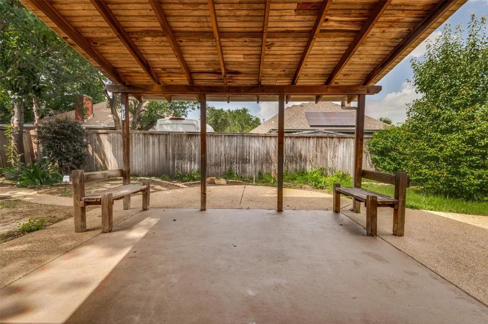 562 Mercer Street Grand Prairie, TX 75052