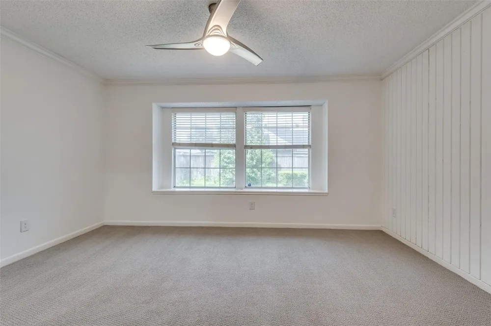 562 Mercer Street Grand Prairie, TX 75052