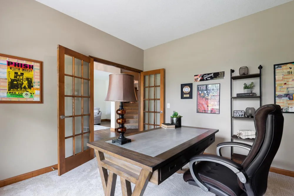 1752 Carriage Drive Victoria, MN 55386