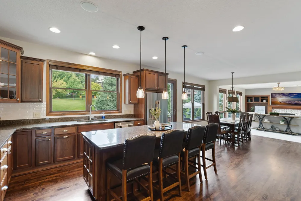 1752 Carriage Drive Victoria, MN 55386