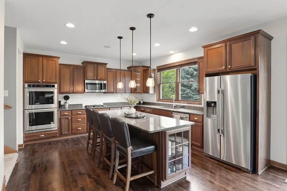 1752 Carriage Drive Victoria, MN 55386