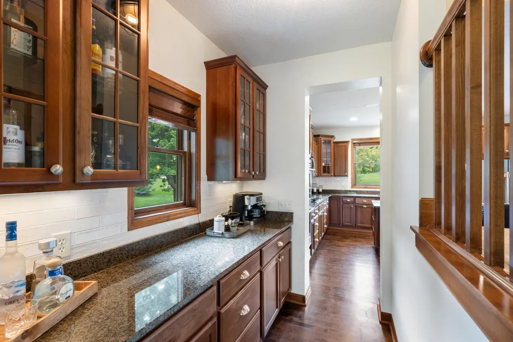 1752 Carriage Drive Victoria, MN 55386