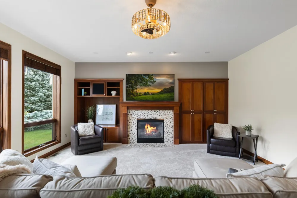 1752 Carriage Drive Victoria, MN 55386