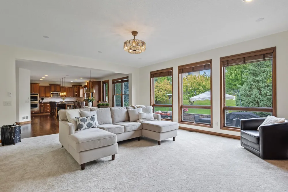 1752 Carriage Drive Victoria, MN 55386
