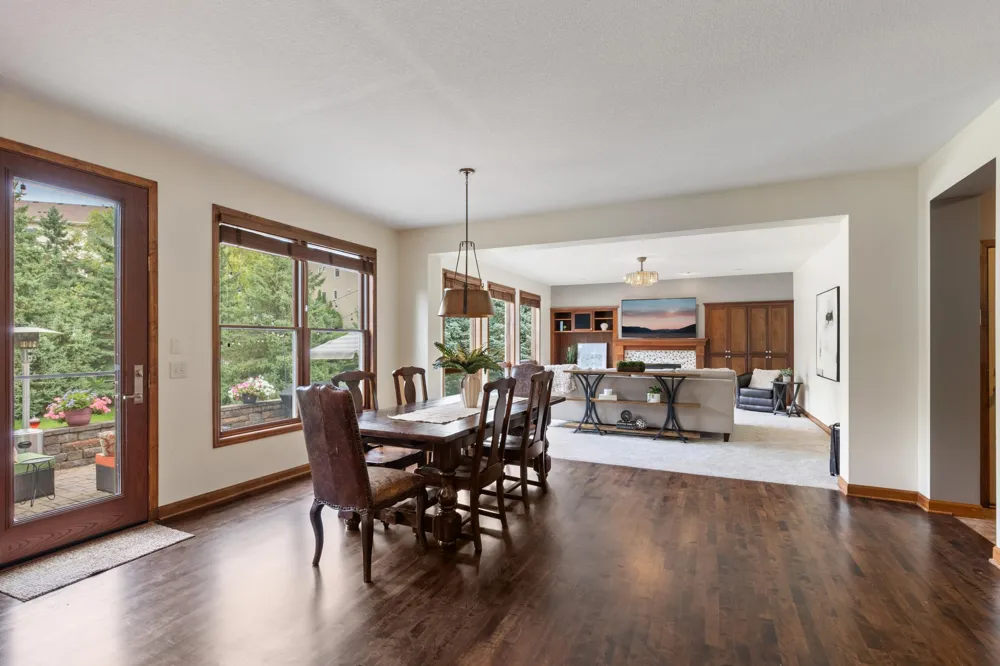 1752 Carriage Drive Victoria, MN 55386