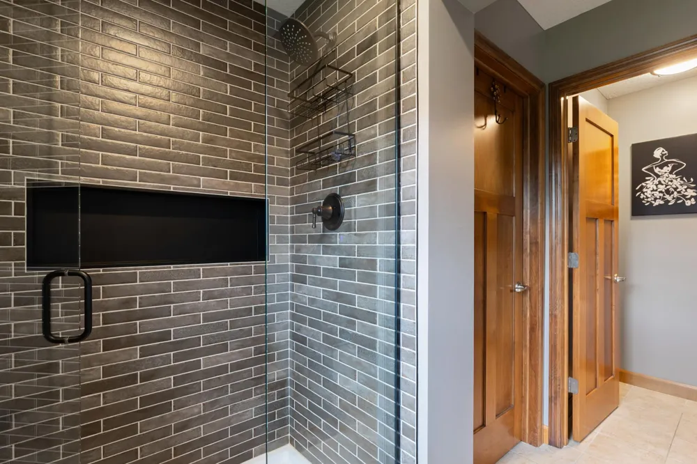 1752 Carriage Drive Victoria, MN 55386