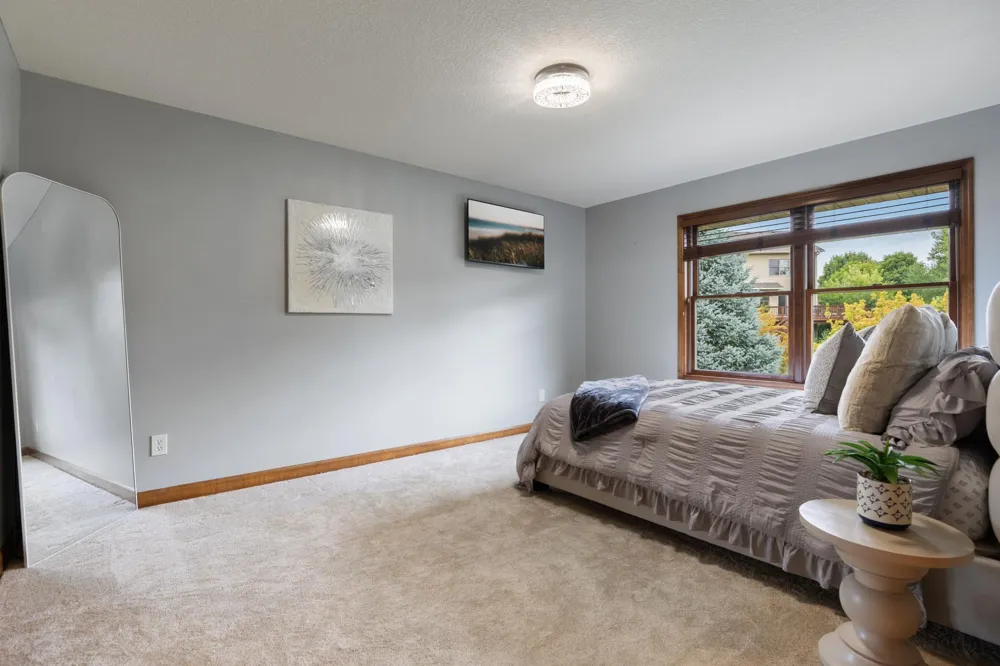 1752 Carriage Drive Victoria, MN 55386