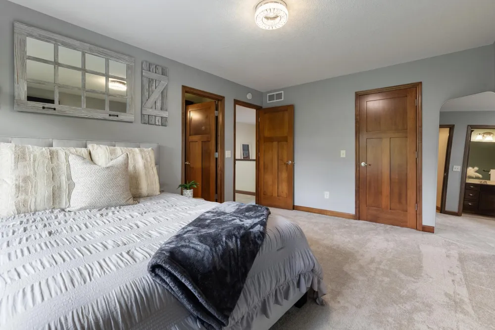 1752 Carriage Drive Victoria, MN 55386
