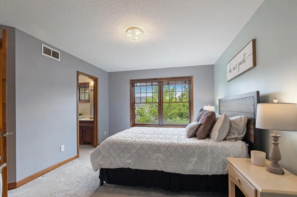 1752 Carriage Drive Victoria, MN 55386