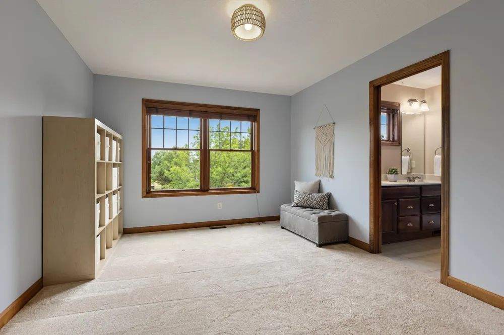 1752 Carriage Drive Victoria, MN 55386