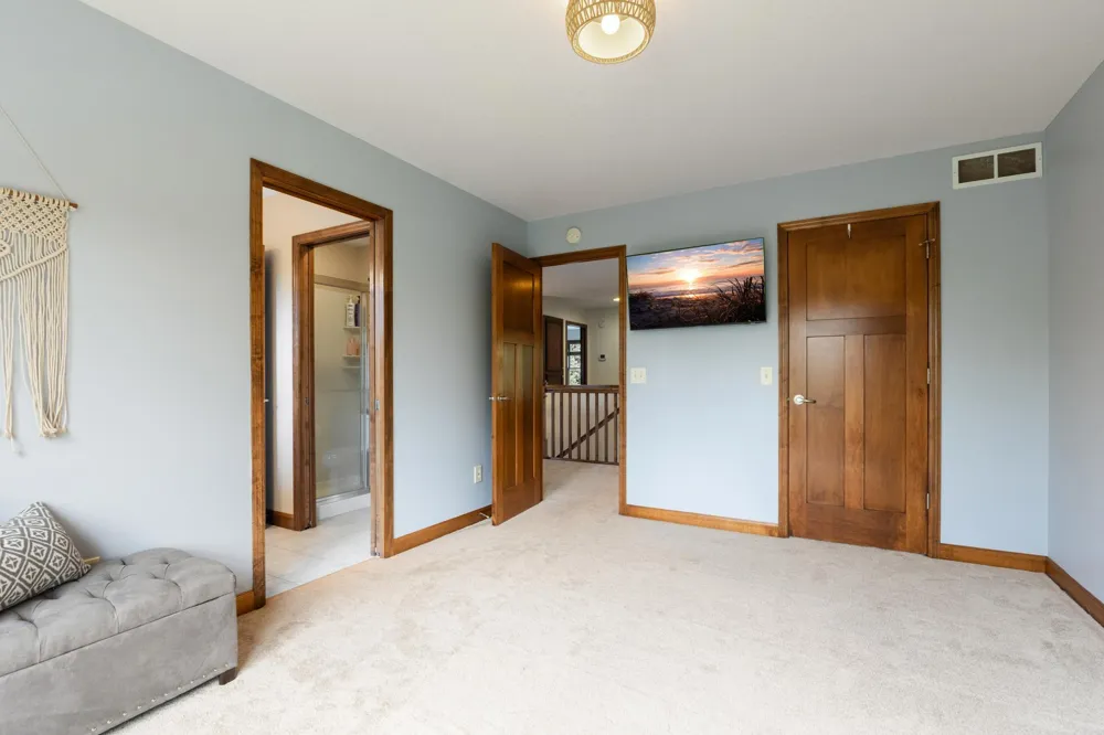 1752 Carriage Drive Victoria, MN 55386