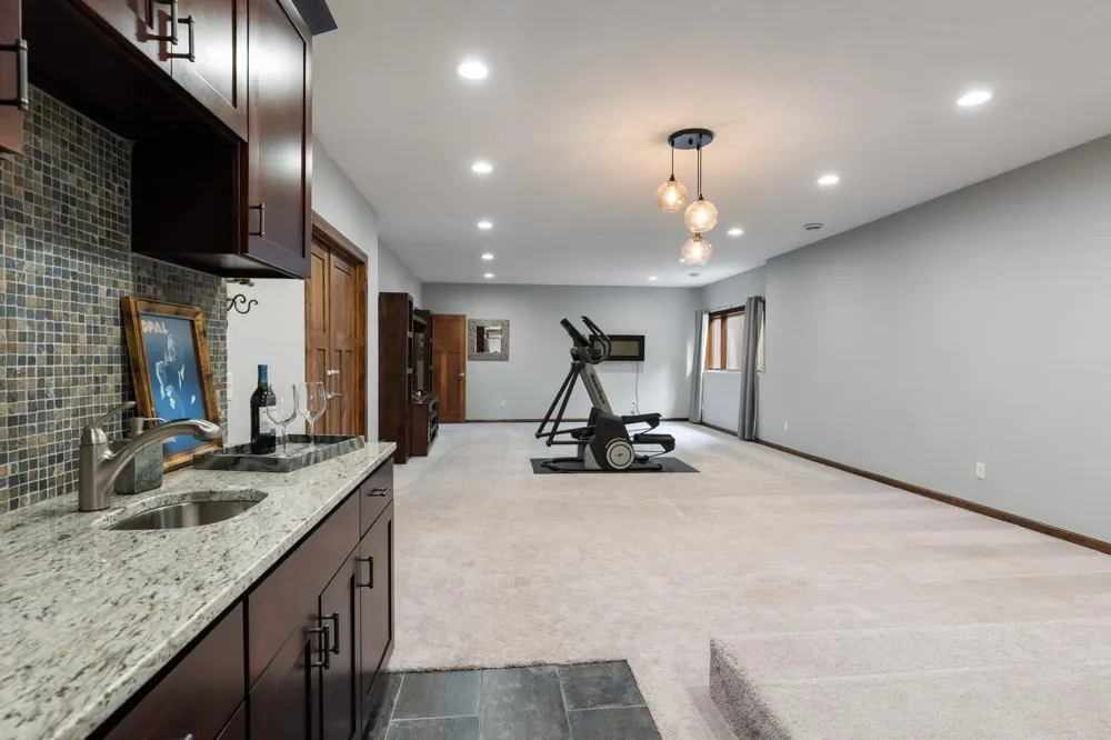 1752 Carriage Drive Victoria, MN 55386