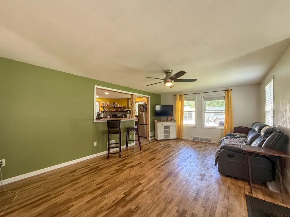 2661 E Empire Avenue Benton Harbor, MI 49022