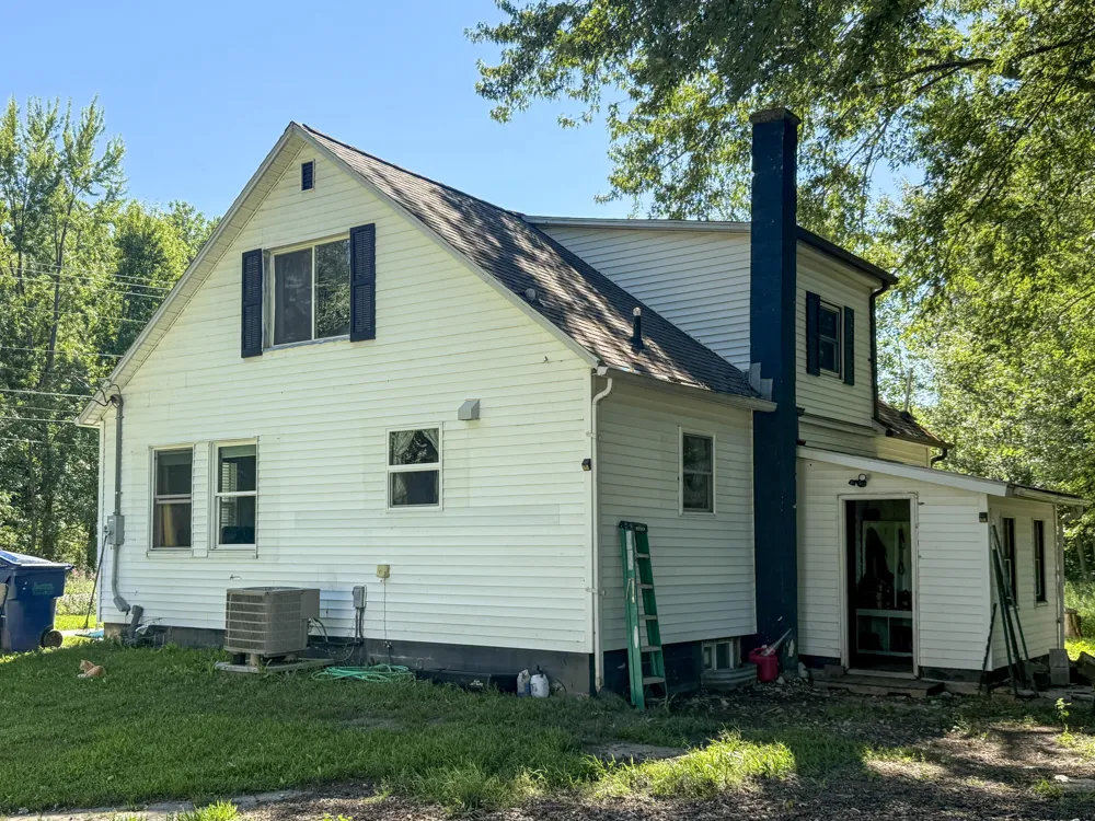 2661 E Empire Avenue Benton Harbor, MI 49022