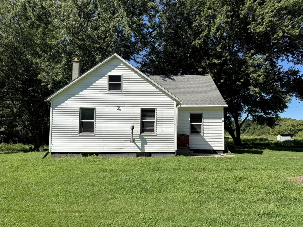 2661 E Empire Avenue Benton Harbor, MI 49022