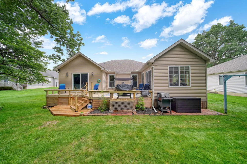 906 Essex Park Drive Jackson, MI 49203