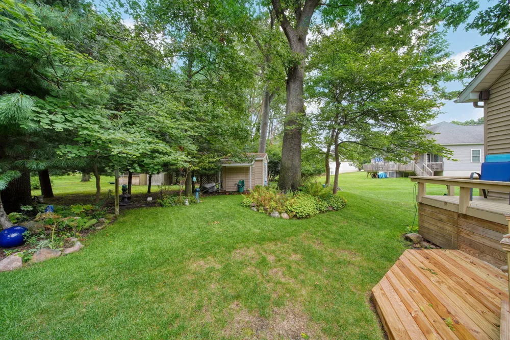 906 Essex Park Drive Jackson, MI 49203