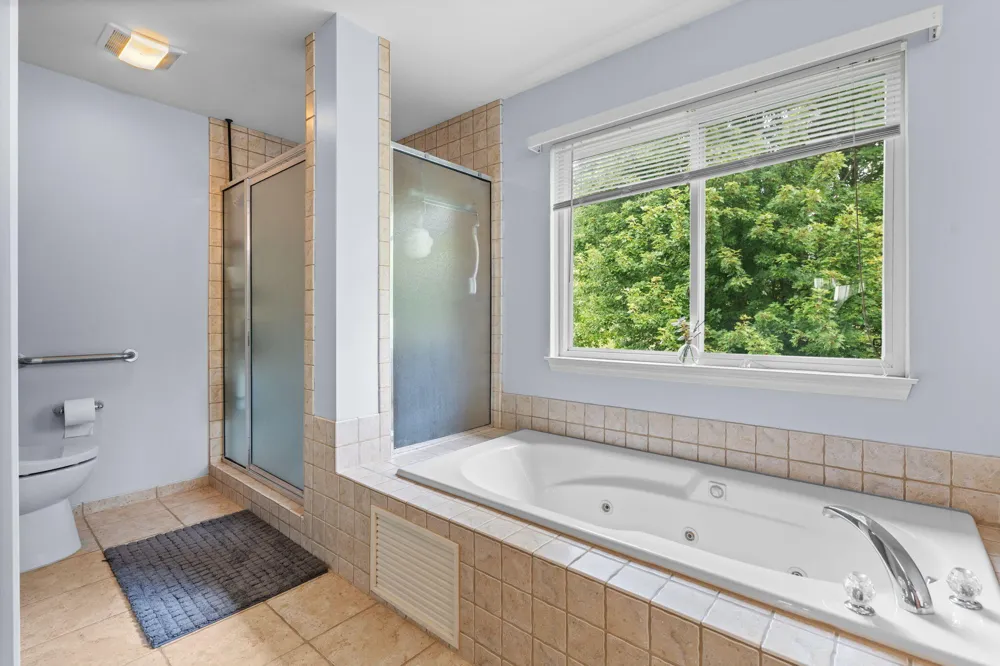 2240 Indian Creek Circle Ann Arbor, MI 48105