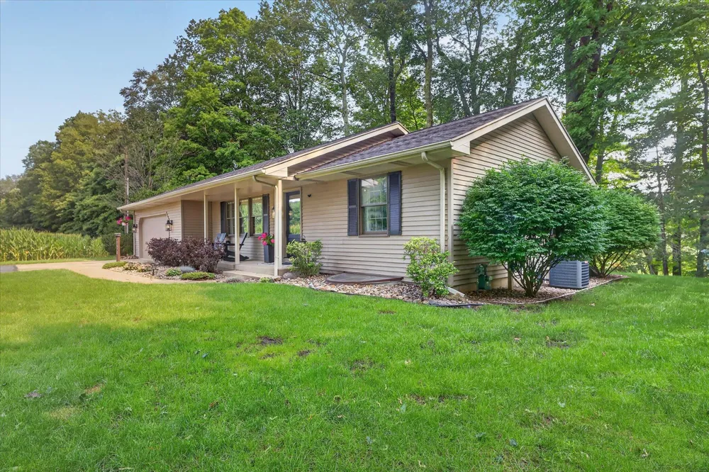 70070 2nd Avenue South Haven, MI 49090