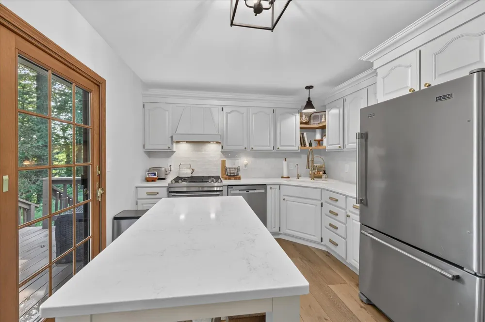 70070 2nd Avenue South Haven, MI 49090