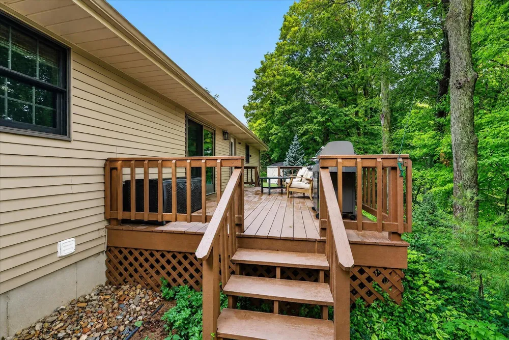 70070 2nd Avenue South Haven, MI 49090