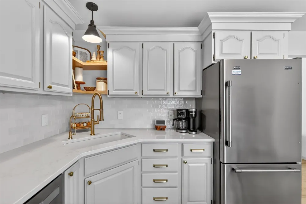 70070 2nd Avenue South Haven, MI 49090