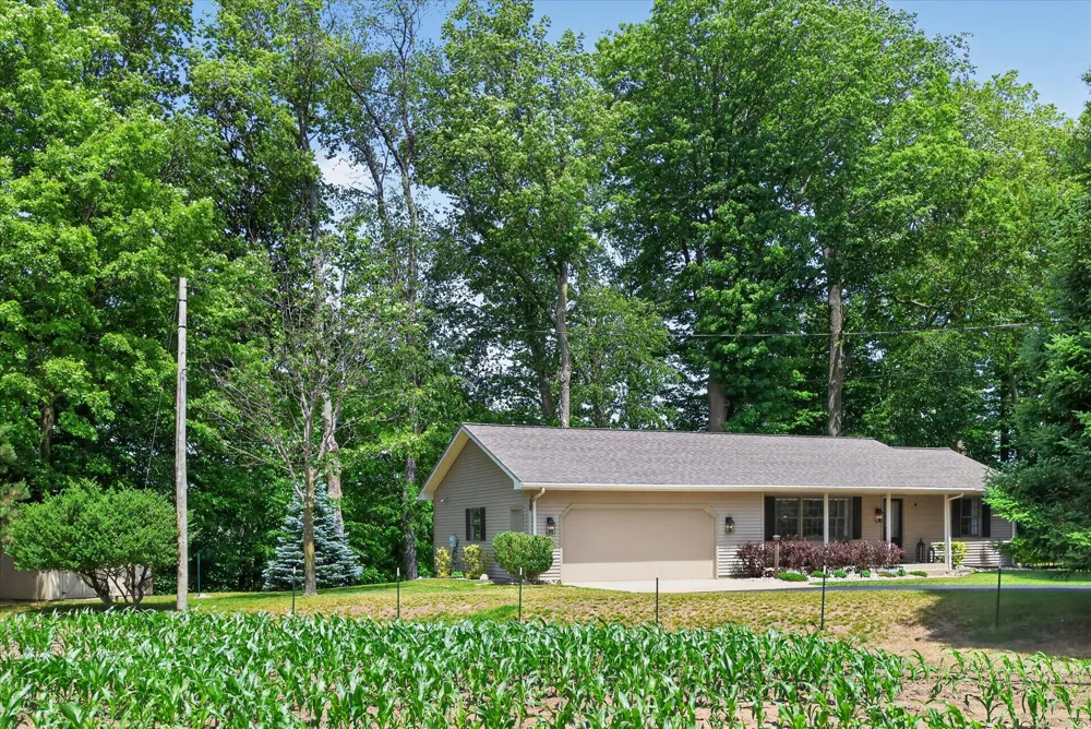 70070 2nd Avenue South Haven, MI 49090