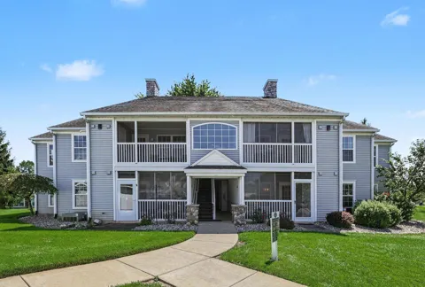 749 W Barrington Circle