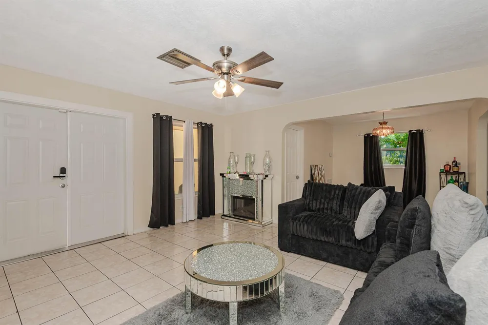3611 NW 40TH COURT Lauderdale Lakes, FL 33309
