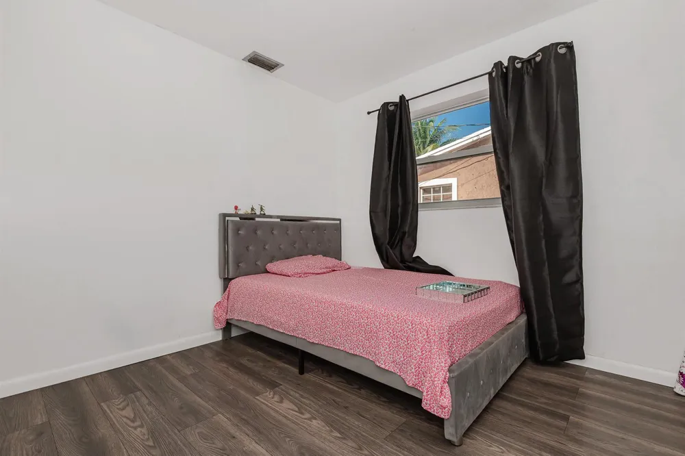 3611 NW 40TH COURT Lauderdale Lakes, FL 33309