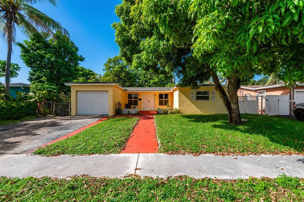 3611 NW 40TH COURT Lauderdale Lakes, FL 33309
